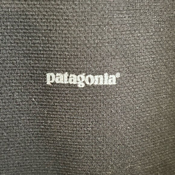Patagônia Men’s long sleeve Tees Size XL / black - Picture 2 of 7